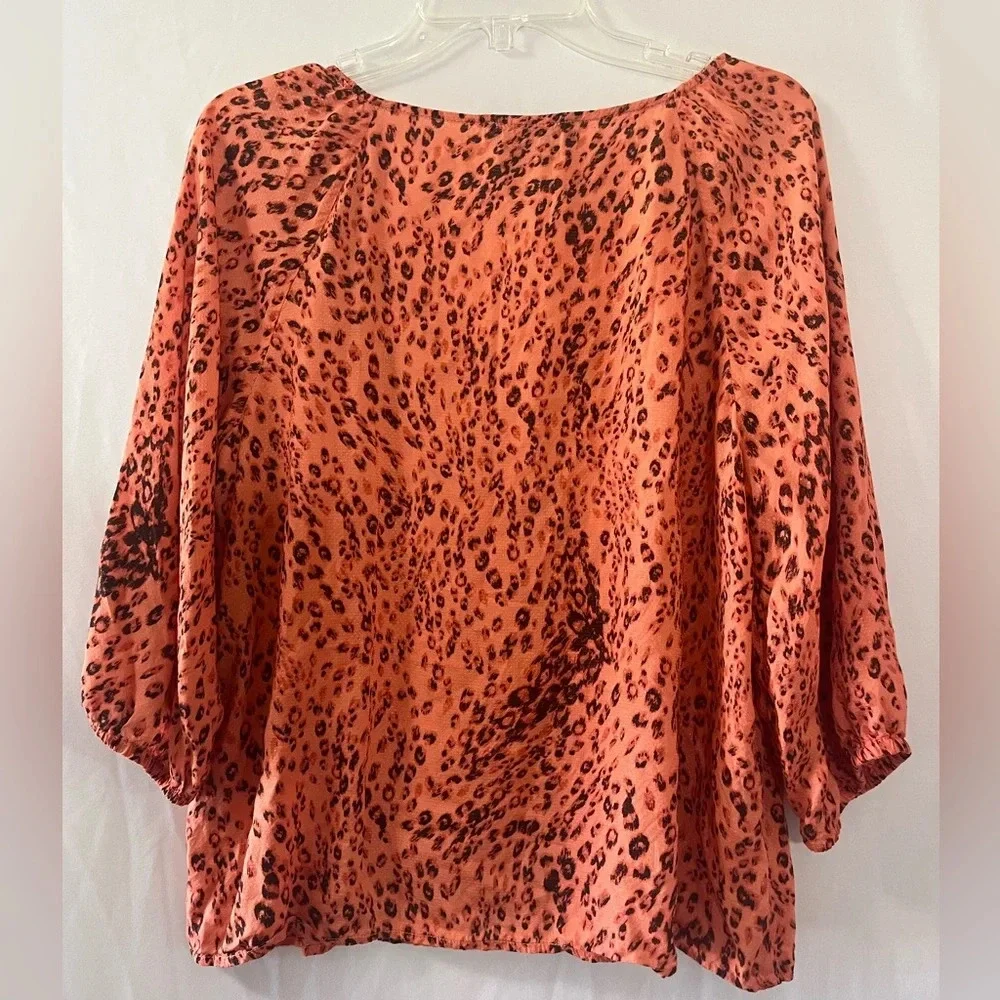 Sanctuary Orange Leopard Print 3/4‎ Sleeve Button Down Blouse Size Large - Picture 2 of 5